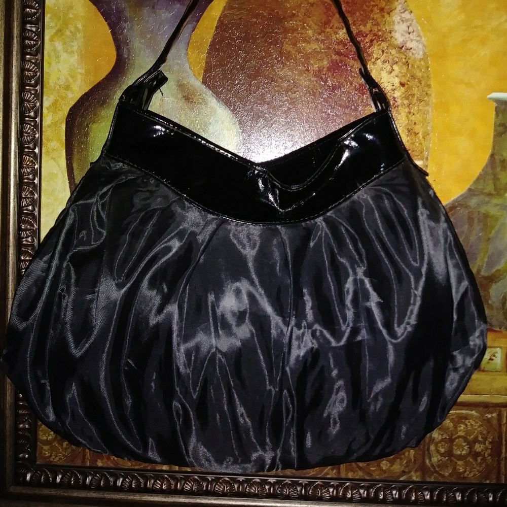 TOTE Black Puffy🍁